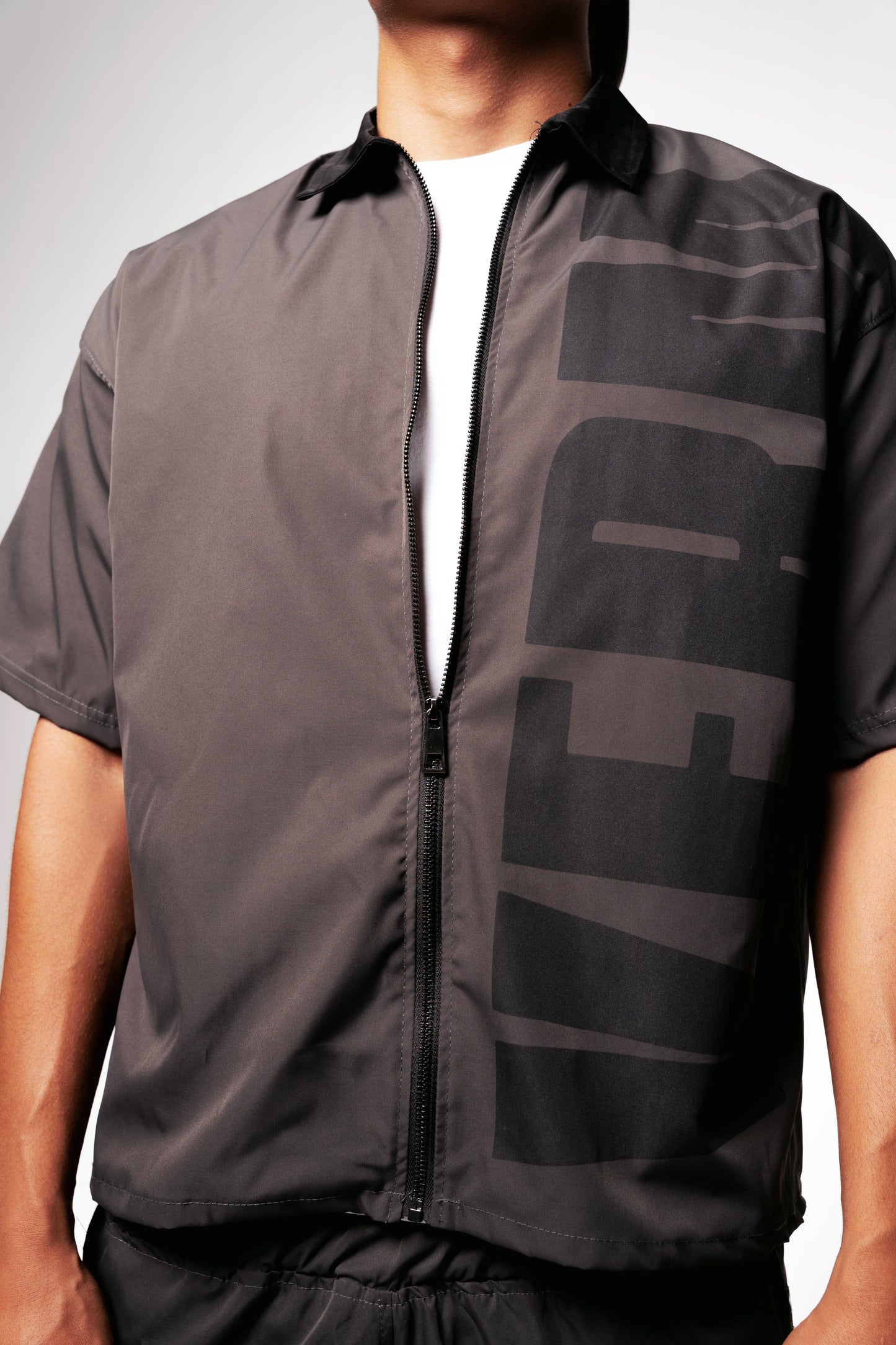 ESSEX Boxy fit shirt  (Dark grey)